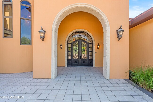 Building Photo - 1548 N Bay Ave