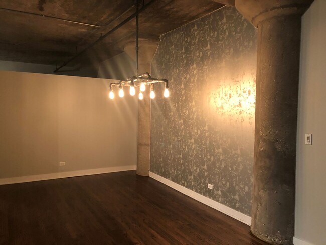 Building Photo - 411 W Ontario St