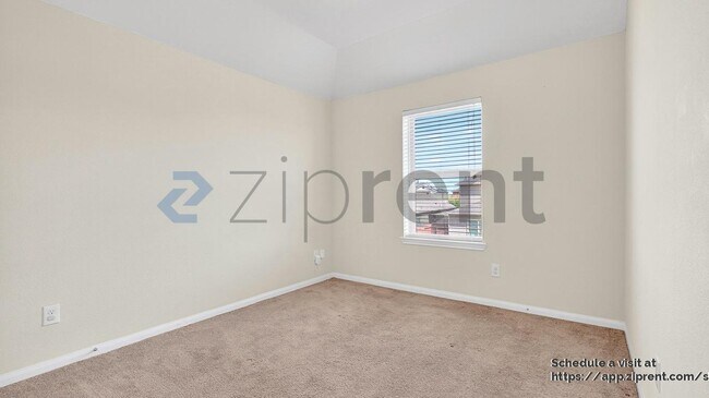 Building Photo - 1933 Howth Ave