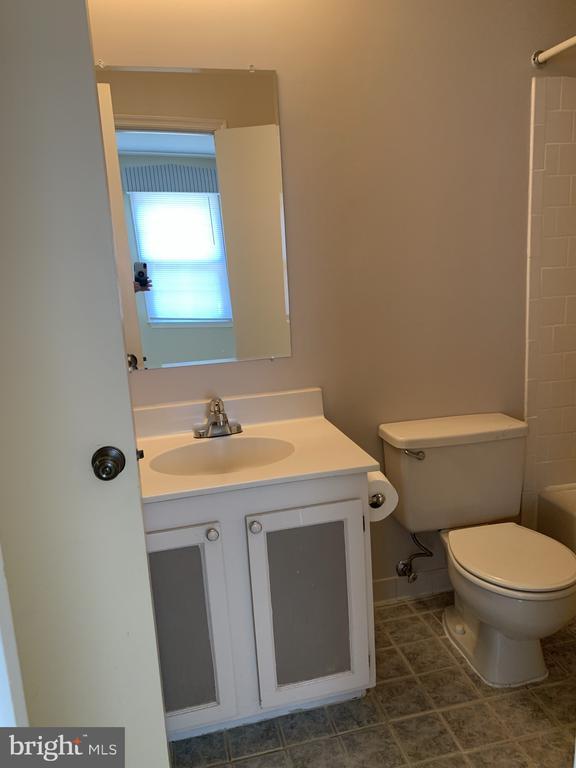 Building Photo - 22319 Mayfield Sq