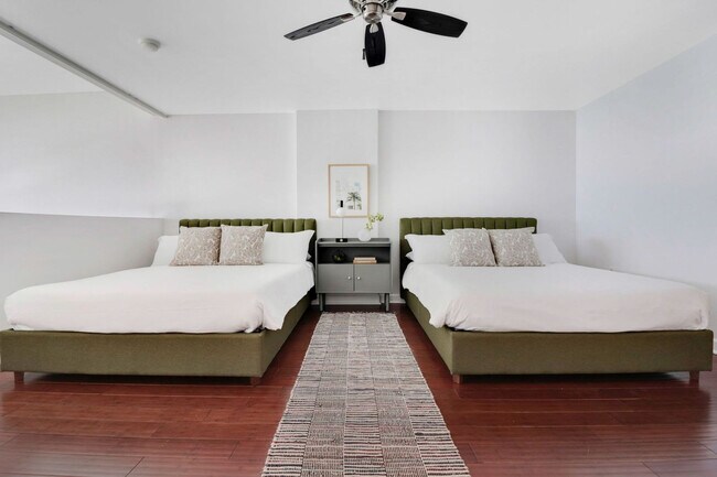 Building Photo - 7939 East Dr