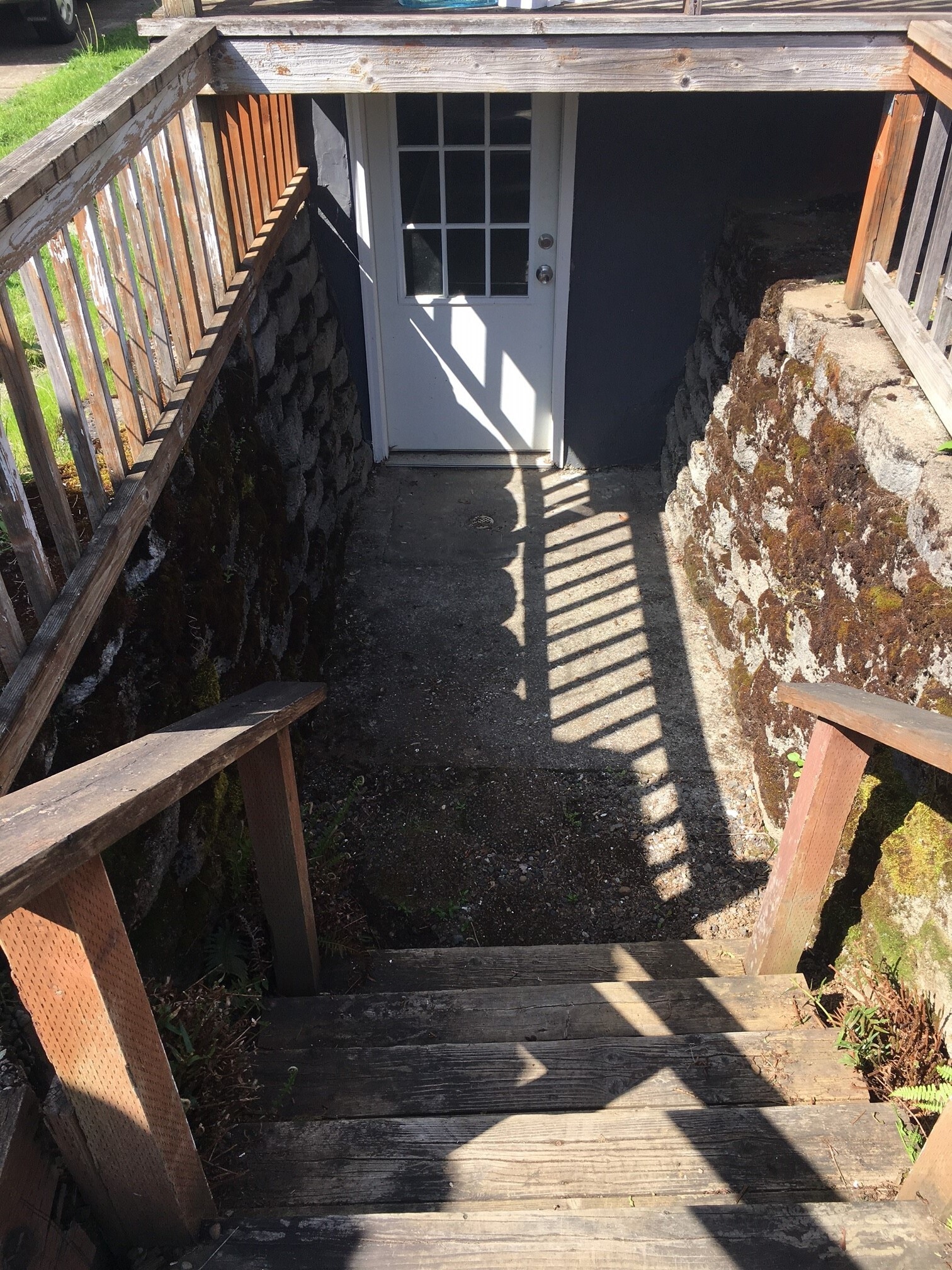 separate entrance - 8032 SE Yamhill St