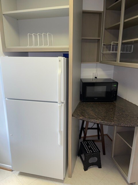 Kitchen - 4200 Cathedral Ave NW