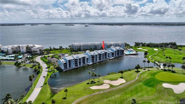 Building Photo - 40 NE Plantation Rd