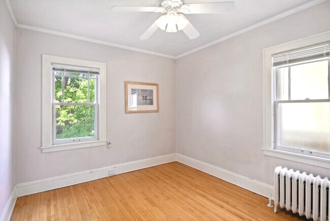 Building Photo - 4542 Grand Ave S