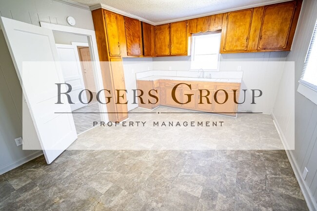 Building Photo - 133 N Shank St