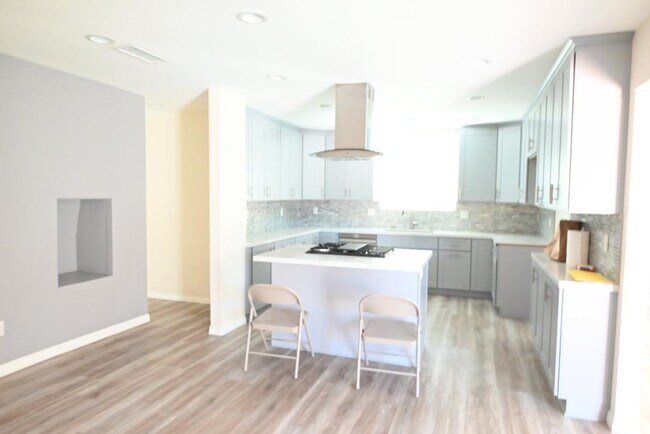 Building Photo - 20503 Madrona Ave