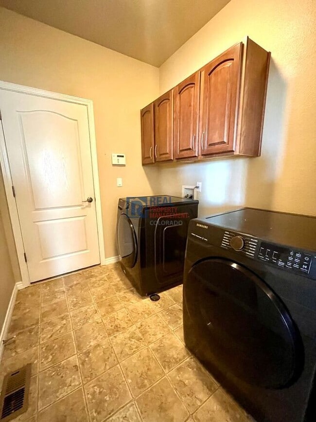 Building Photo - 2633 Cinnabar Rd
