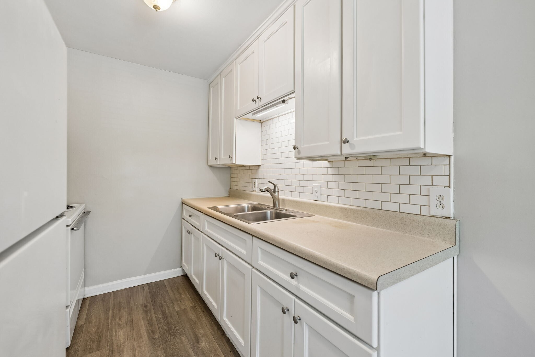 Building Photo - 550 Harding Plz