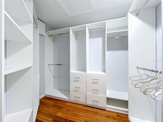 Building Photo - 3020 Hartland Ct