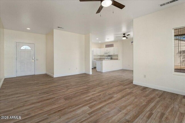 Building Photo - 15066 W Cactus Ridge Way