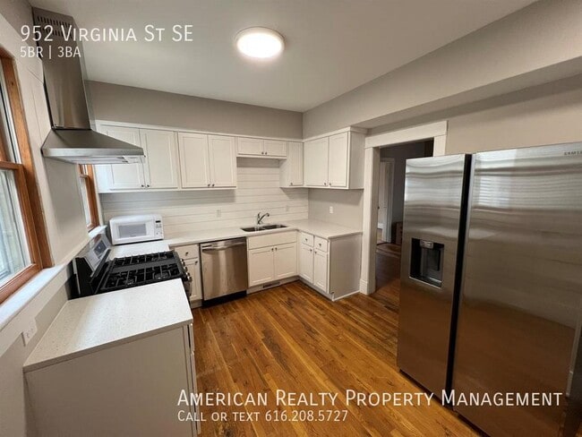 Building Photo - 952 Virginia St SE