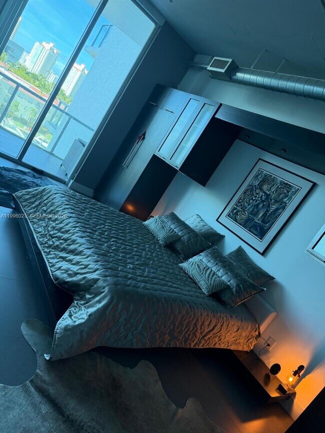 Building Photo - 3029 NE 188th St