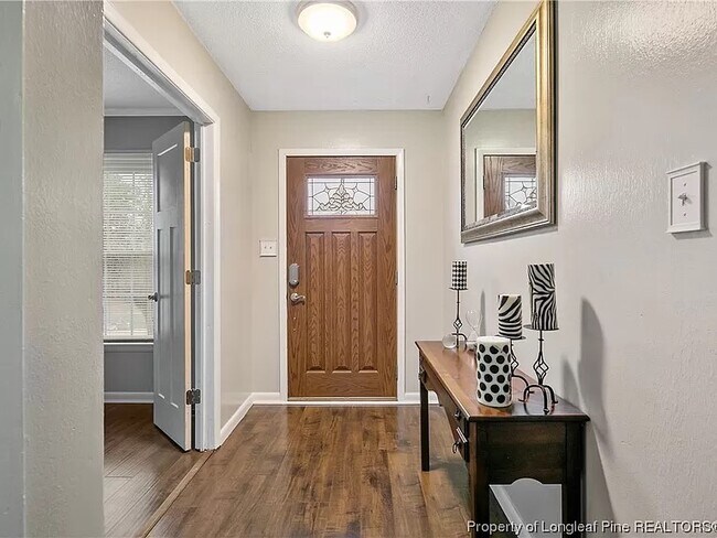 Building Photo - 729 Emerald Dr