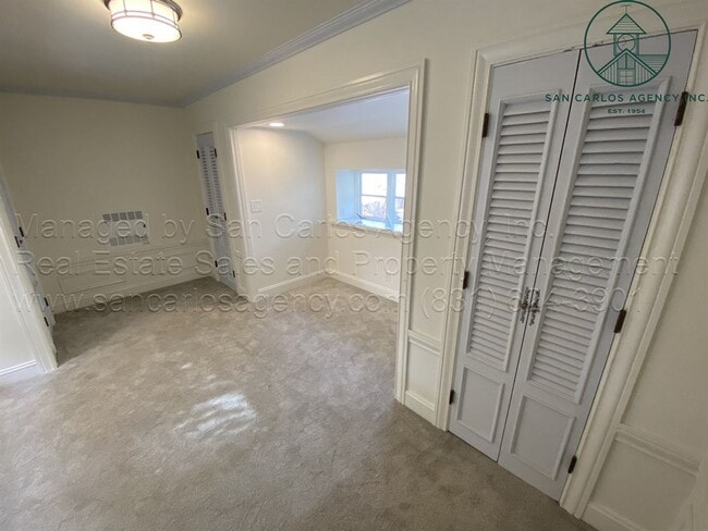 Building Photo - Completely Remodeled One Bedroom Carmel Hi...