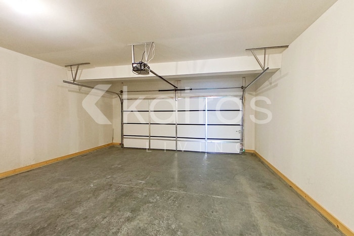 Building Photo - 6910 Bluebell Ct