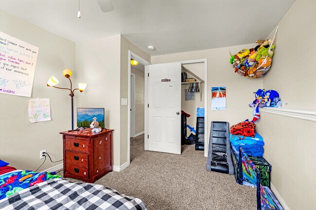Building Photo - 7115 Grand Valley Dr
