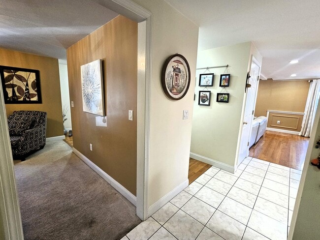 Building Photo - 9 Hibiscus Way