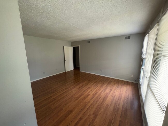 Building Photo - 151 N Belvedere Blvd