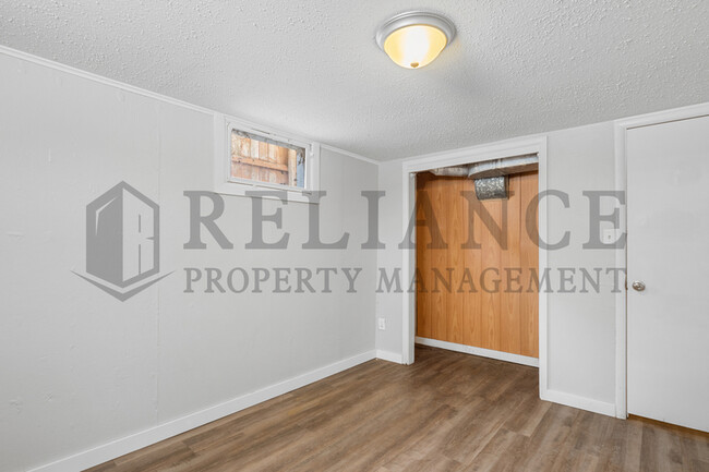 Building Photo - 317 W Kinkaid Ave