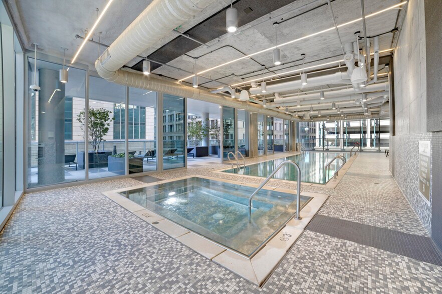 Building Photo - 60 E Randolph St