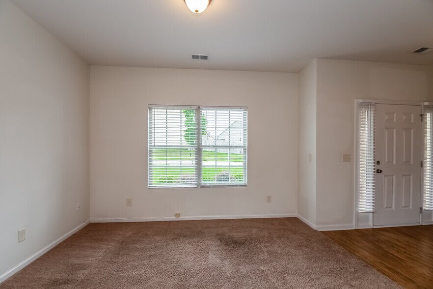 Building Photo - 3563 Walking Stick Way NE
