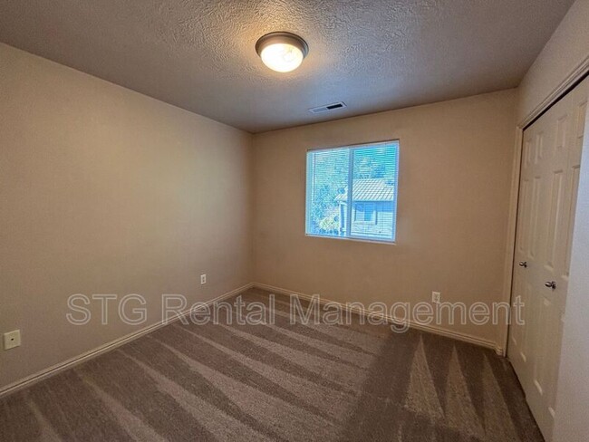 Building Photo - 2642 E 750 N