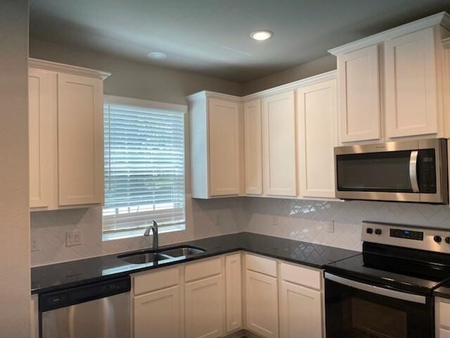 Building Photo - 13238 Enchanted Way Dr