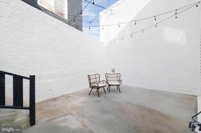 Building Photo - 403 O St NW