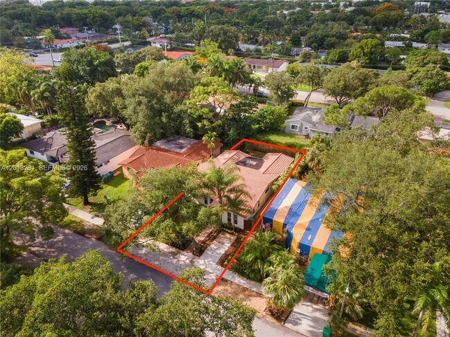 Building Photo - 5770 SW 55th St