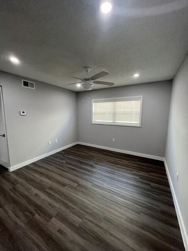 Building Photo - 13238 Bunn Cir