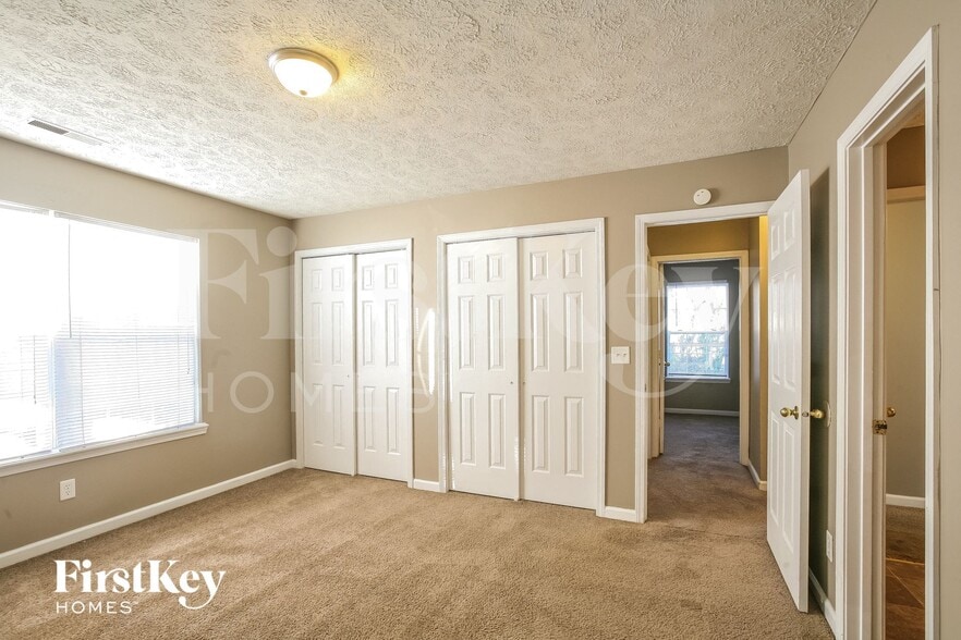 Building Photo - 4 Ashwood Cir