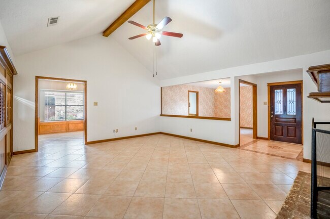 Building Photo - 38 Devonshire Dr
