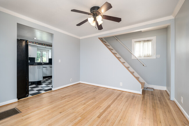 open floor plan - 1099 North Ave