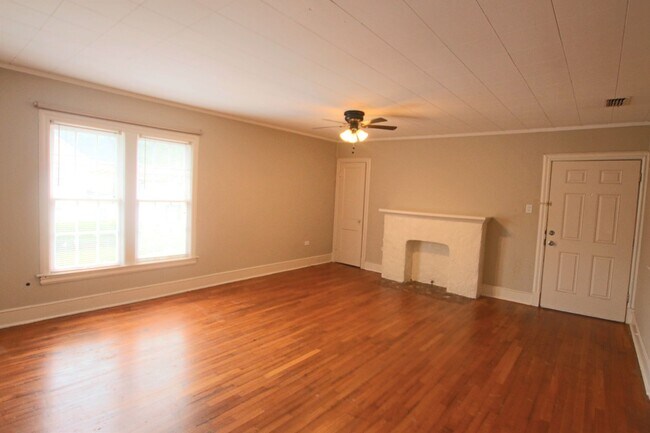 Building Photo - Rowland Duplex 130/130 1/2 *LEASE UP*