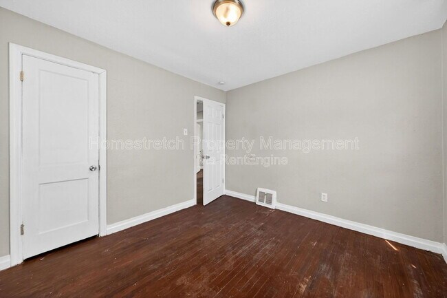 Building Photo - 605 Abston St