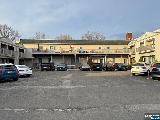 Building Photo - 42 Willow Wood Ct