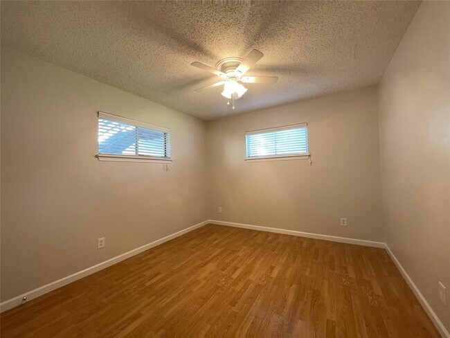 Building Photo - 1502 Heights Blvd