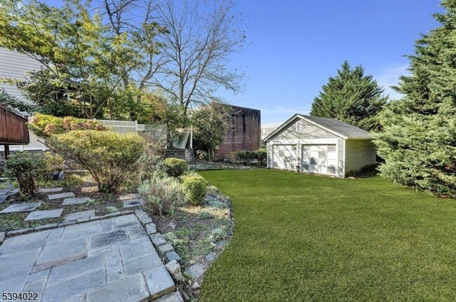 Building Photo - 19 Forest Dr