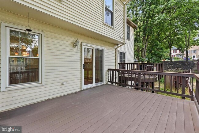 Building Photo - 7691 Northern Oaks Ct