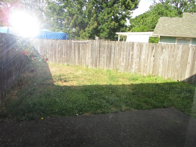 Building Photo - 993 Bennett Ln