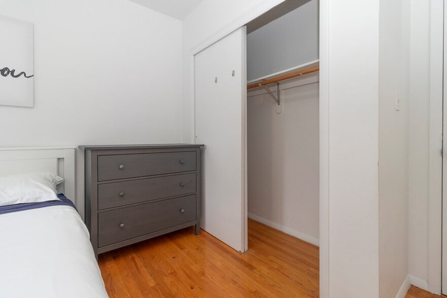 Building Photo - 317 E 93rd St