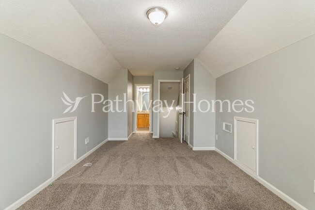 Building Photo - 4501 Holliday Rd