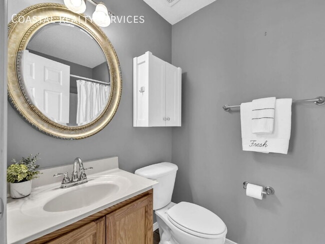 Building Photo - 983 Scenic Oak Ln