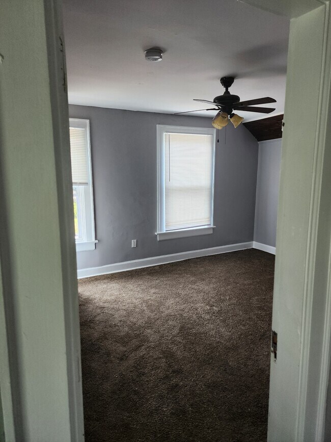 Building Photo - 974 Miller Ave