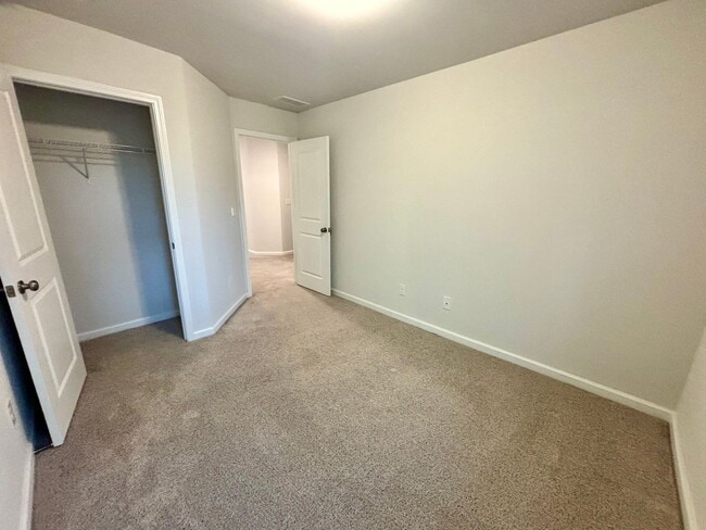 Building Photo - 2809 Ridgeview Dr