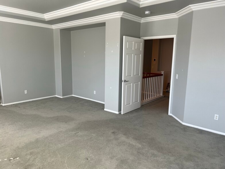 Master bedroom - 24040 Dandelion Ln