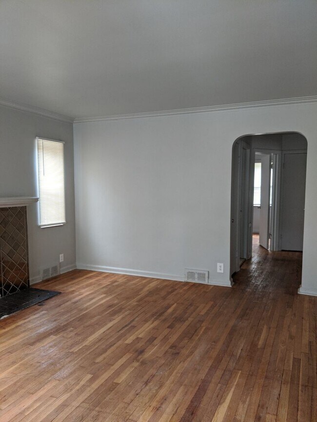Building Photo - 19346 Revere St