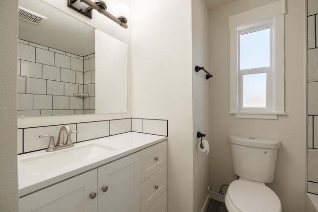 Building Photo - 1247 Clark Mill Rd