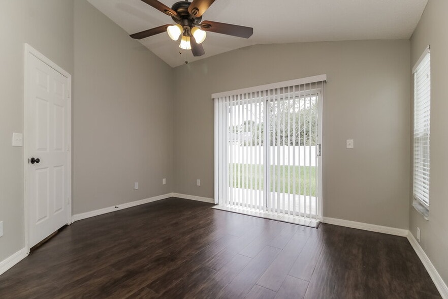 Building Photo - 70 Pine Arbor Dr